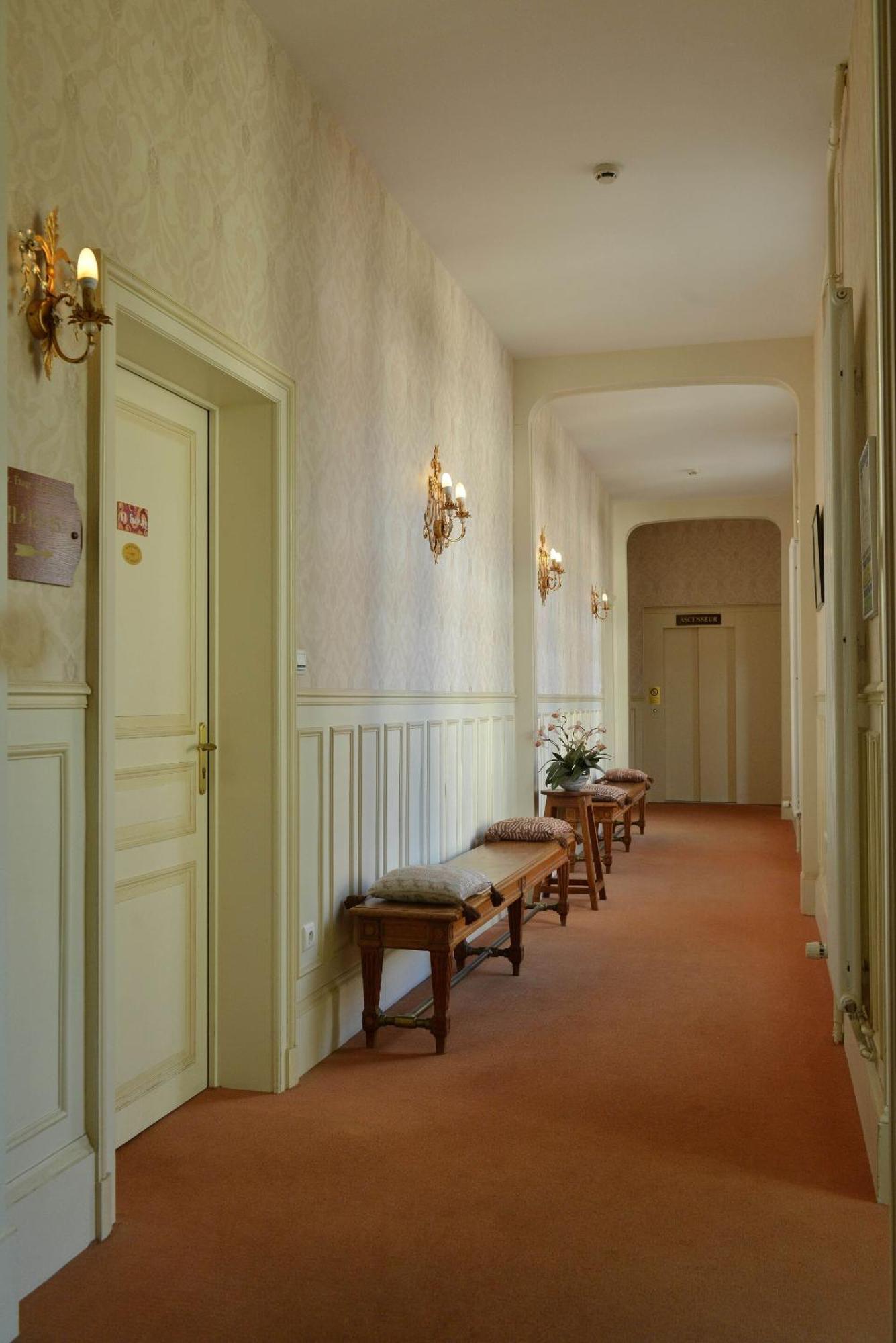 Hotel Castel Jeanson Ay-Champagne Exterior photo