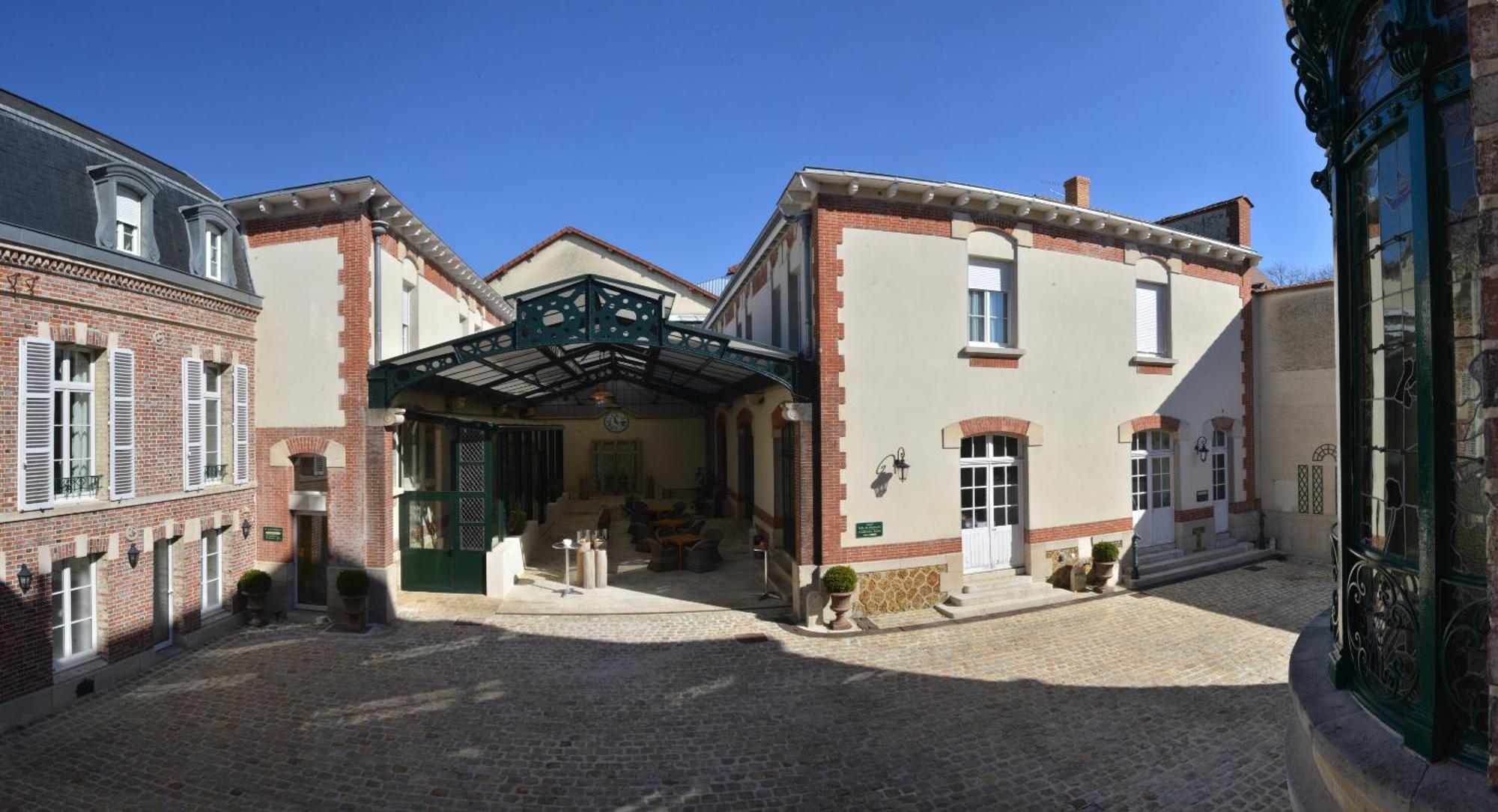 Hotel Castel Jeanson Ay-Champagne Exterior photo