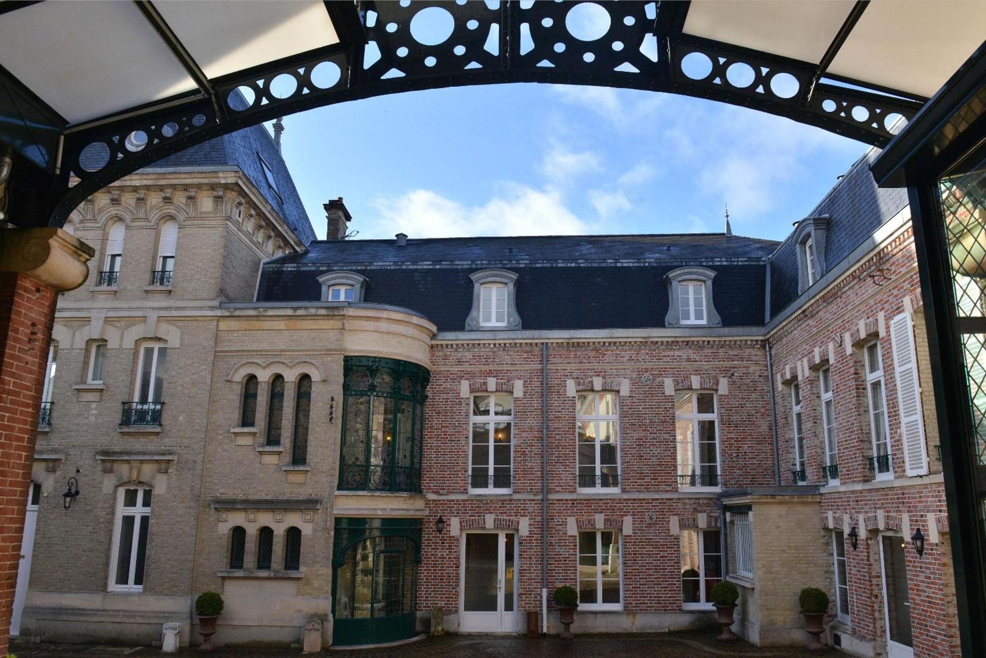 Hotel Castel Jeanson Ay-Champagne Exterior photo