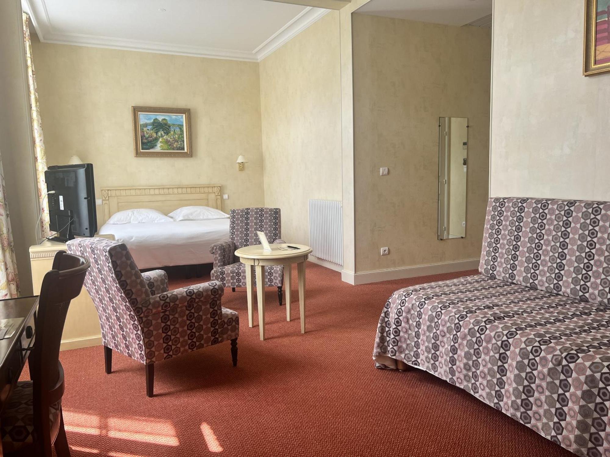 Hotel Castel Jeanson Ay-Champagne Room photo