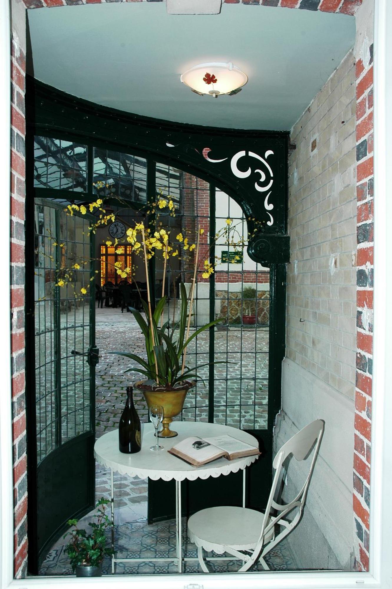 Hotel Castel Jeanson Ay-Champagne Exterior photo