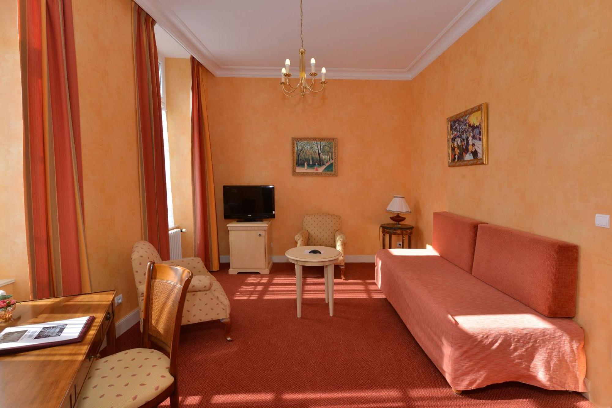 Hotel Castel Jeanson Ay-Champagne Room photo